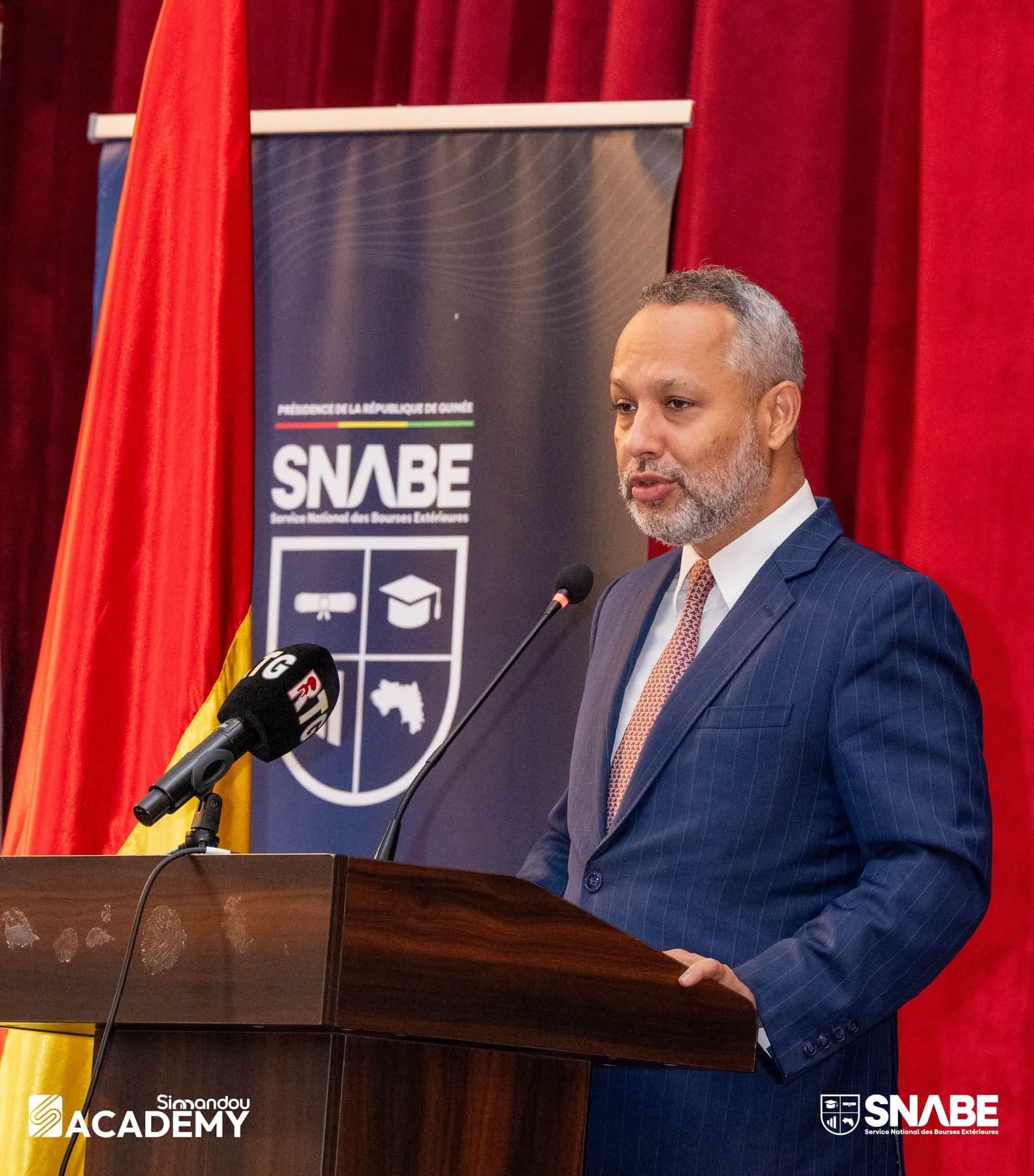 CELEBRATION DU PATRIOTISME ET DE L'EXCELLENCE : LE SNABE CELEBRE L'ENGAGEMENT SOLENNEL DES BOURSIERS POUR LE MAROC ET CUBA
