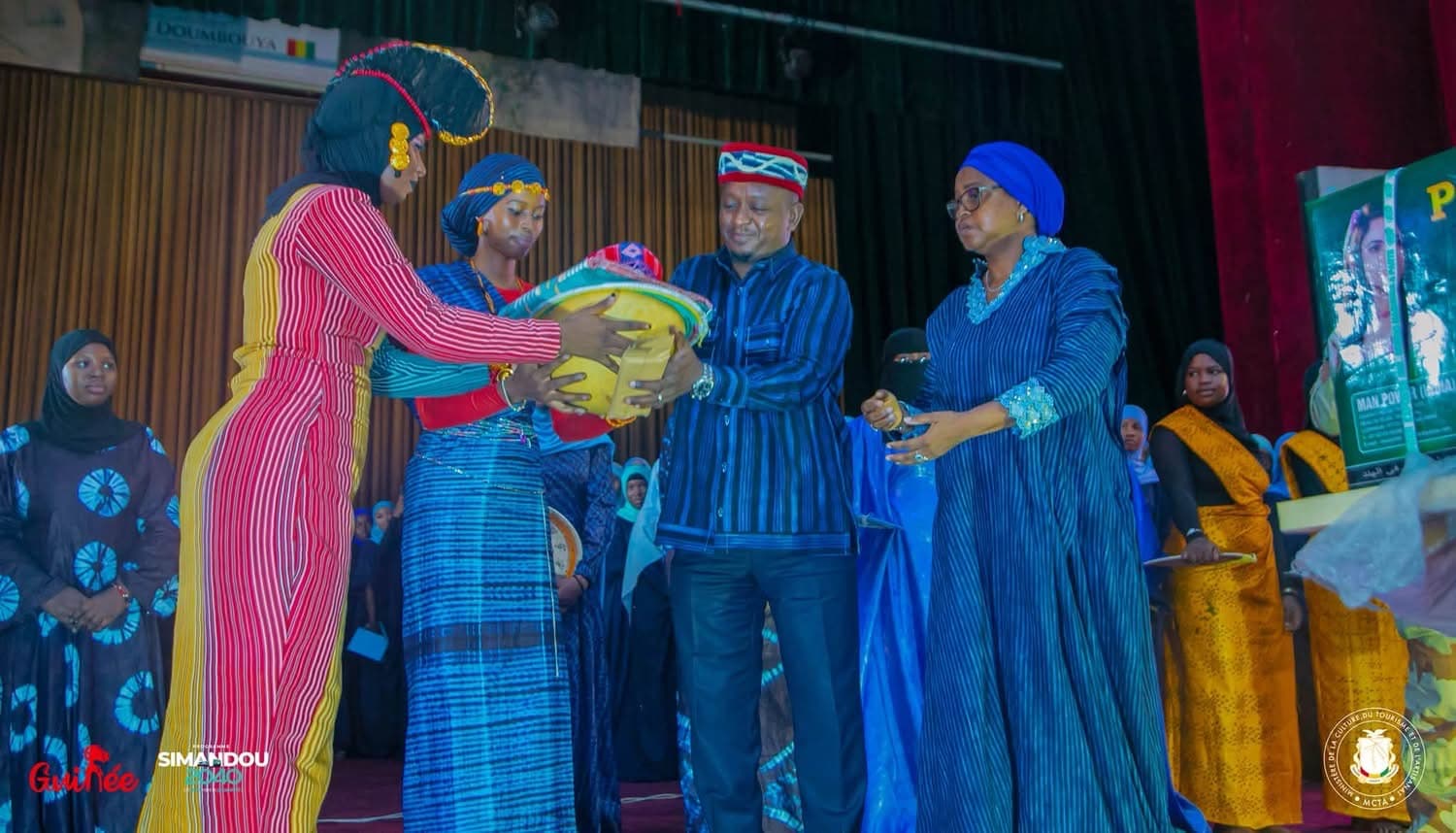 Artisanat : 900 jeunes filles diplômées en couture par le Centre « Fatoumata Binta Bah Poétesse »
